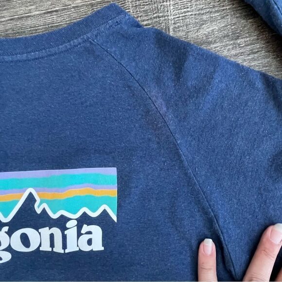 Patagonia Long-Sleeved P-6 Logo Responsibili-Tee Small - Picture 11 of 15
